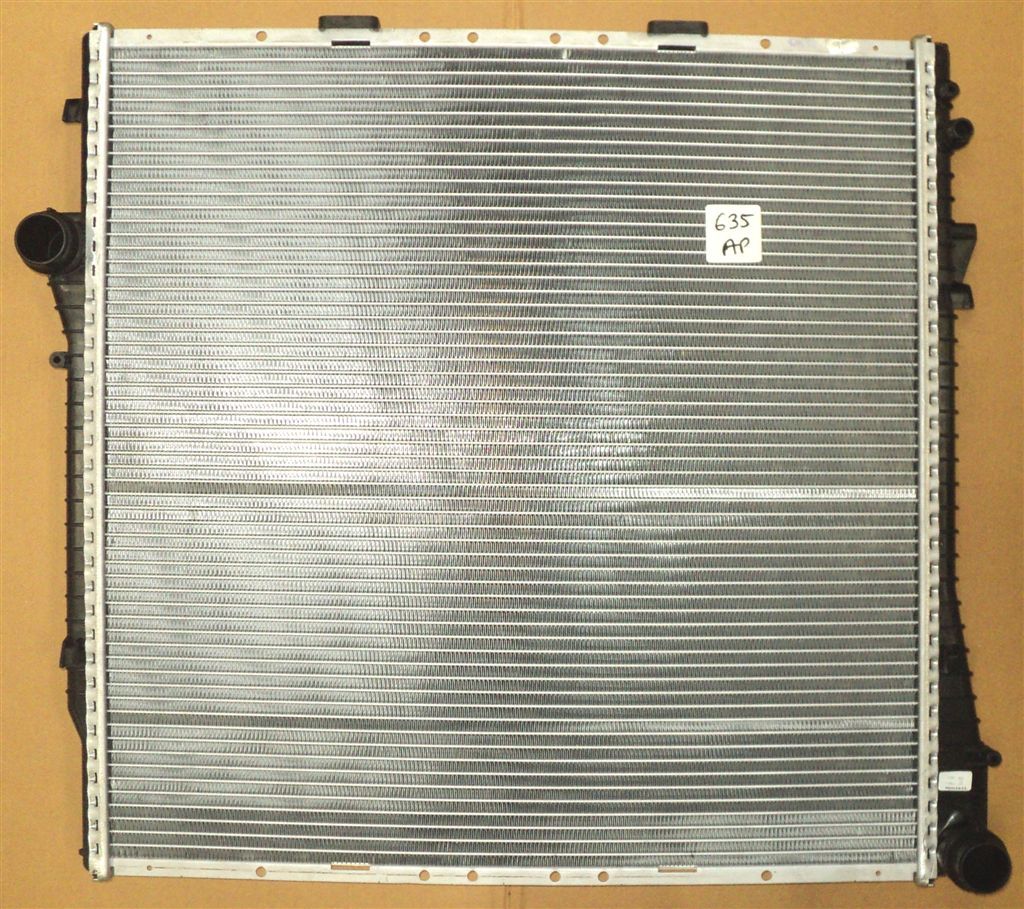Kyburg Su Radyatörü E53 M62 N62590×589X40 (1710 1 439 101)