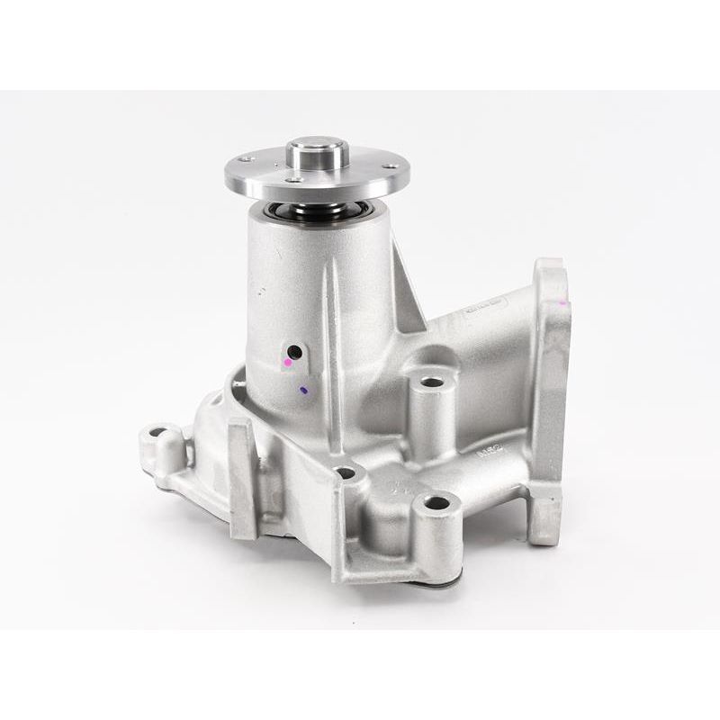 GMB DEVİRDAİM SU POMPASI HYUNDAI STAREX 96- / H100 2.6L KAMYONET 96- / GALLOPER 2.5L 99- / KIA K2500 2.5L TCI 98- / MITSUBISHI L200 2.5L 4D56 K74T 4X4 96-06 KORE ÜRETİMİ (2510042540)