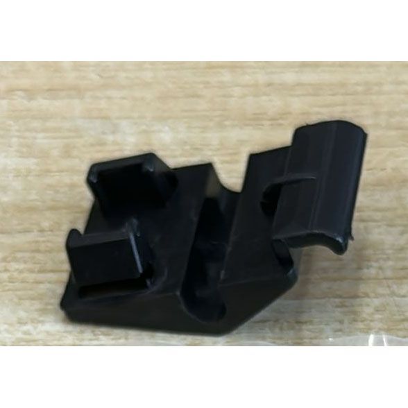 BEMOT KAPUT DAYAMA KLİPSİ BÜYÜK KANGOO (7703077439)