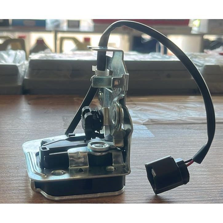 GUA SÜRGÜLÜ KAPI KİLİDİ İÇ SAĞ RENAULT MASTER III (825020011R)