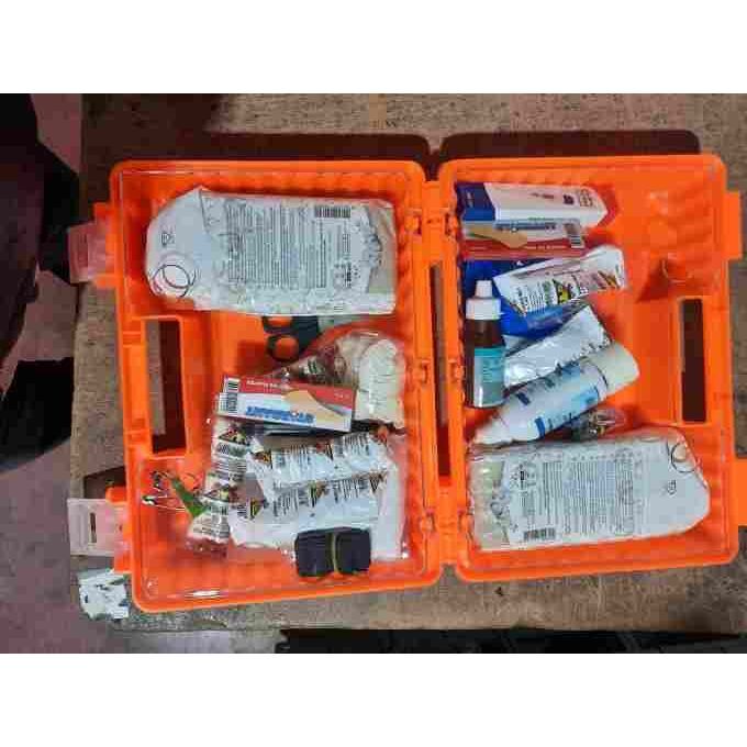 AUTOPARCT PLS. İŞYERİ İLKYARDIM SETİ ULTRA LUX DUVARA MONTE EDİLEBİLİR HIRDAVAT (GZD111113)