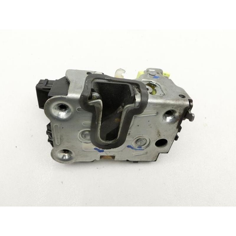 AUTODAK KAPI KİLİDİ ÖN SAĞ DUSTER YM 805021840R (805021840R)