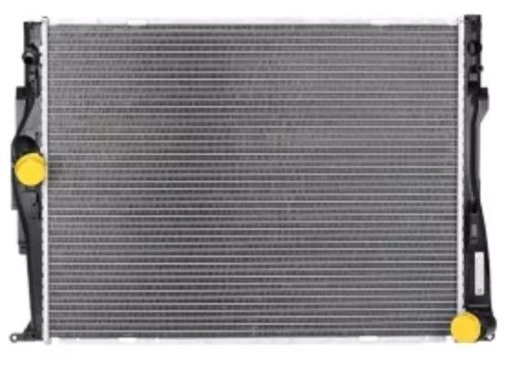 Kyburg Su Radyatörü E81 E87 E90 E91 Otom 3 Çıkışlı600×454X32 (1711 7 562 079)