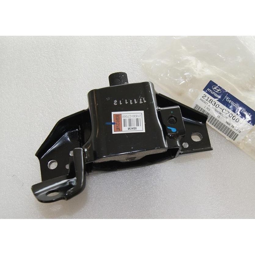 OEK MOTOR BAĞLANTI TAKOZU KULAĞI SOL YAĞLI HYUNDAI İ20 15 > (21830C7000)