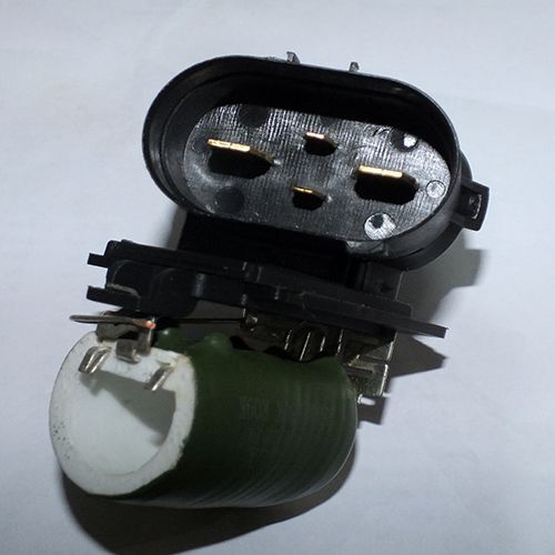 HELLUX KALORİFER REZİSTANSI CORSA C 1.0-1.2-1.4 ASTRA G 1.4-1.6 (93341907)