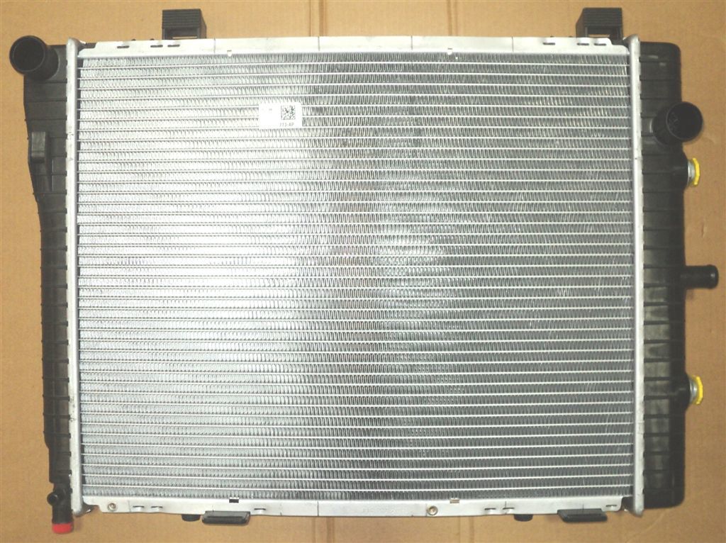 Kyburg Su Radyatörü W202 W208 C200 Komp520×419X32 (A202 500 52 03)