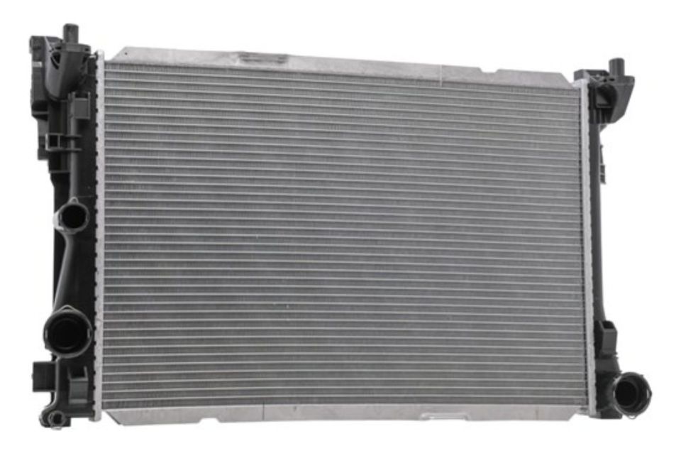 Kyburg Su Radyatörü W204 W212640×422X32 (A099 500 26 03)